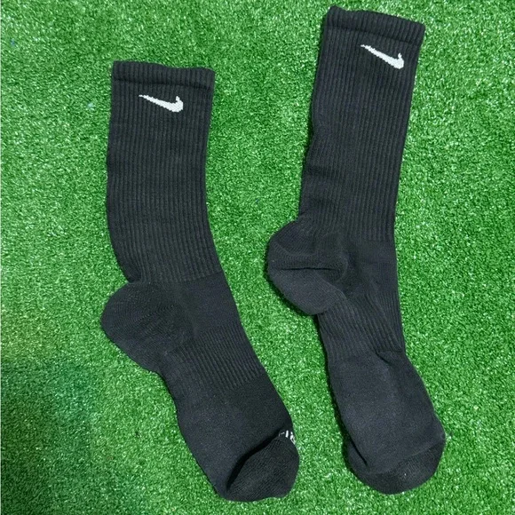 Nike Black Dri Fit Athletic Crew Socks - Picture 1 of 1